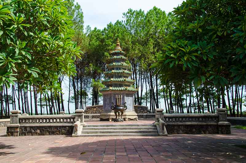384 - Vietnam - Hue - pagoda Thien Mu
